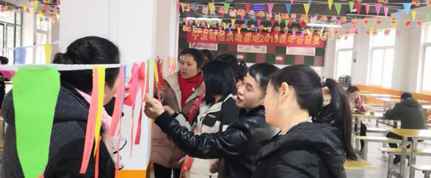 歡樂(lè)猜燈謎   喜慶鬧元宵