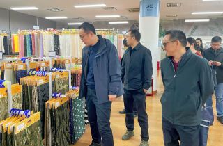 中國(guó)對(duì)外貿(mào)易中心副主任蘇斌一行蒞臨萌恒走訪調(diào)研