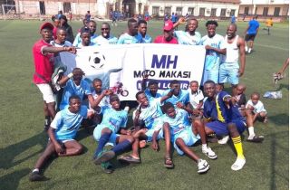 奮戰(zhàn)綠蔭 足夠精彩 | 剛果金首屆“風(fēng)馳電掣”杯足球團隊友誼賽成功舉辦