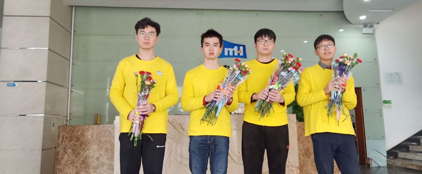 “三八婦女節(jié)”，萌恒為女同胞送鮮花表祝福