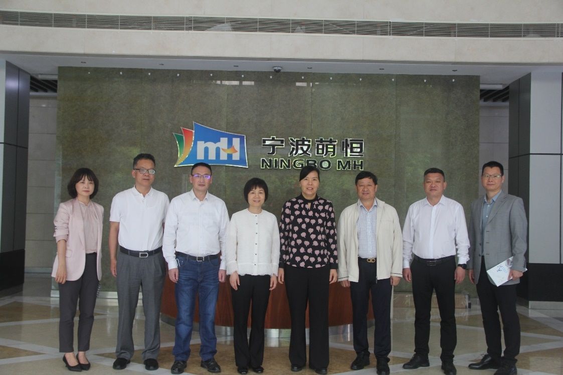 天門市委常委龔紅敏一行蒞臨萌創空間參觀考察